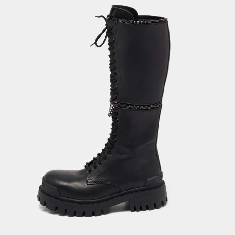 مملوكة مسبقًا Balenciaga Black Leather Combat Calf Boots Size 38