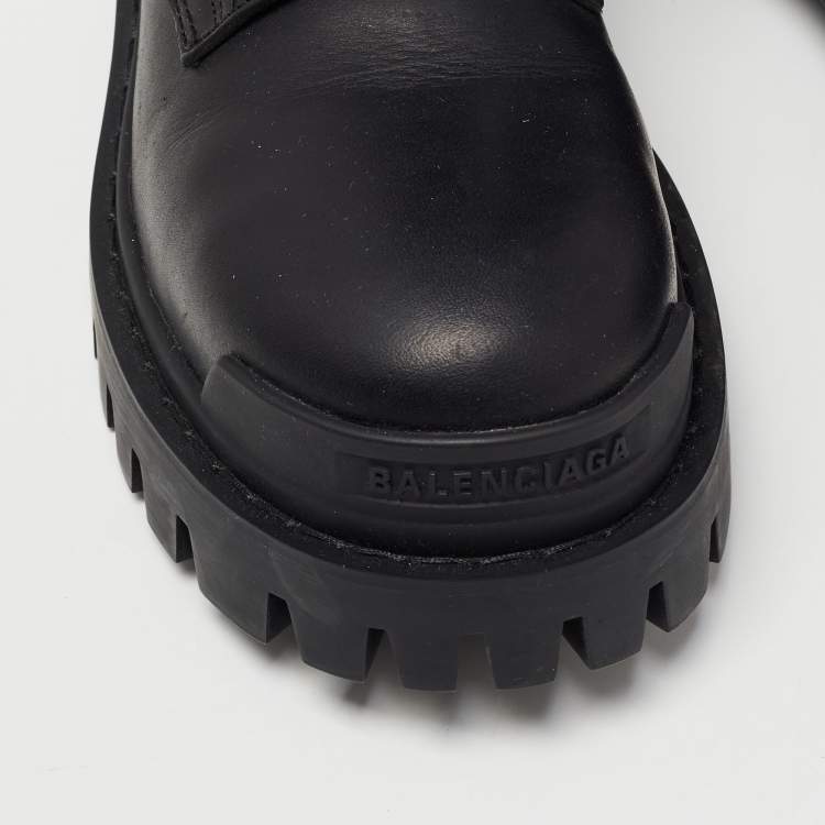 مملوكة مسبقًا Balenciaga Black Leather Combat Calf Boots Size 38