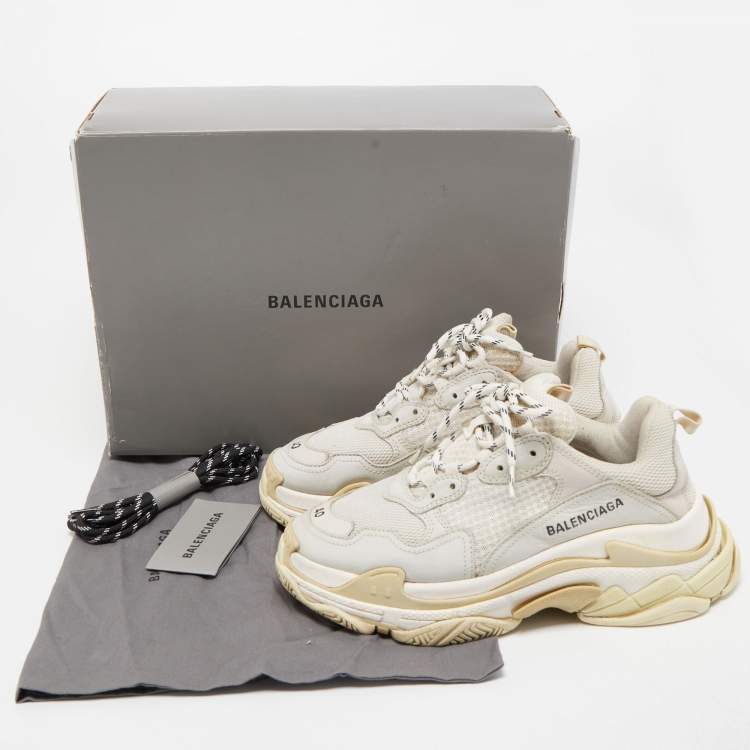 مملوكة مسبقًا Balenciaga Grey Leather and Mesh Triple S Sneakers Size 40