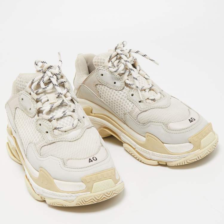 مملوكة مسبقًا Balenciaga Grey Leather and Mesh Triple S Sneakers Size 40