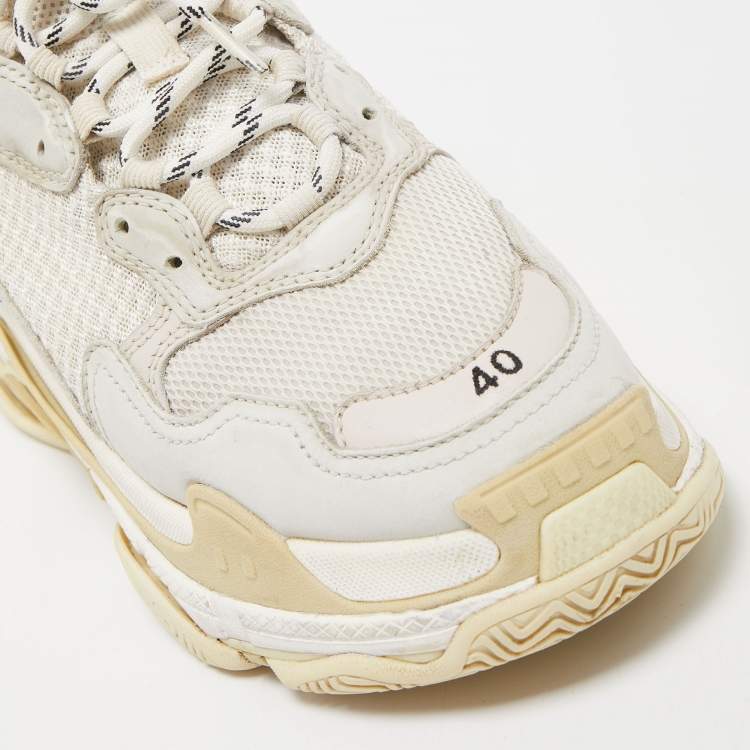 مملوكة مسبقًا Balenciaga Grey Leather and Mesh Triple S Sneakers Size 40