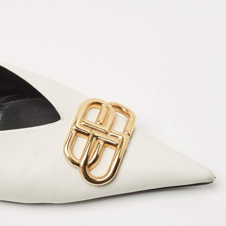 مملوكة مسبقًا Balenciaga White Leather Square BB Knife Mules Size 40
