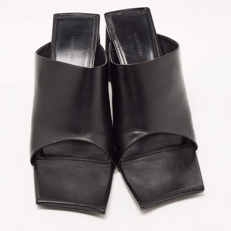 Pre Owned Balenciaga Black Leather Moon Slide Sandals Size 38.5
