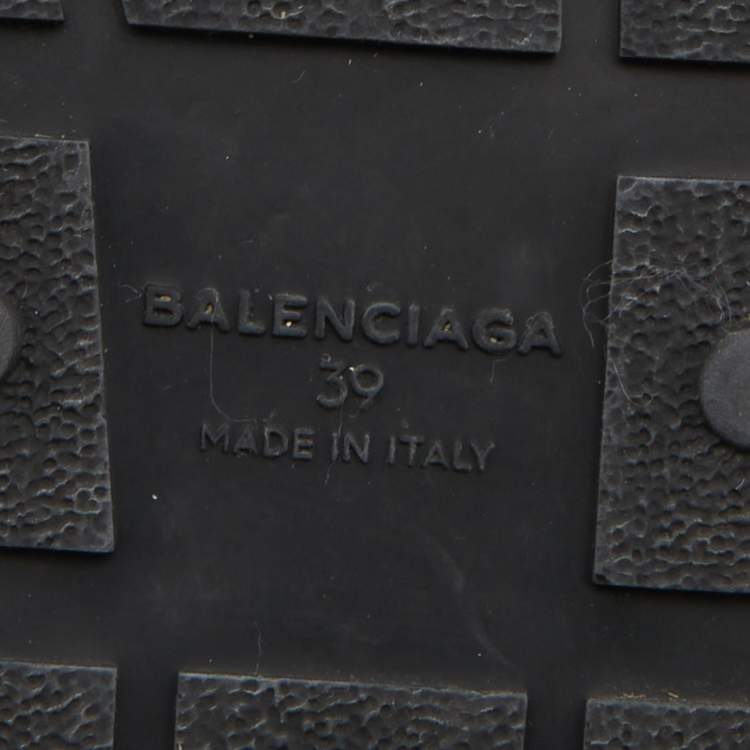 Pre Owned Balenciaga Black Leather and Mesh Race Runner Sneakers Size 39