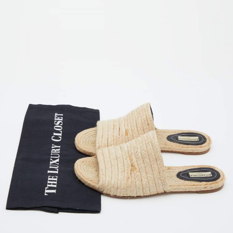 مملوكة مسبقًا Balenciaga Beige Jute  Flat Slides Size 40