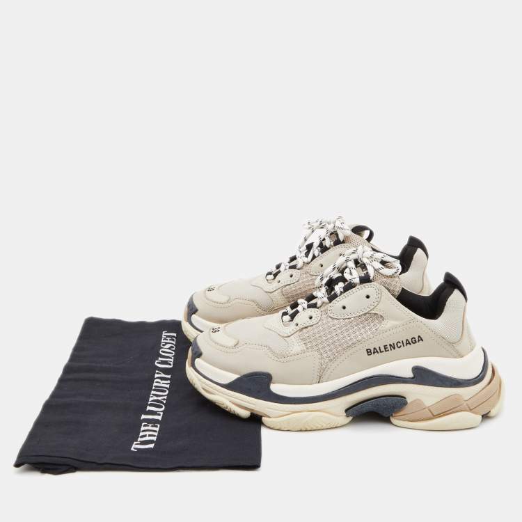 مملوكة مسبقًا Balenciaga Grey Mesh and Leather Triple S Sneakers Size 39