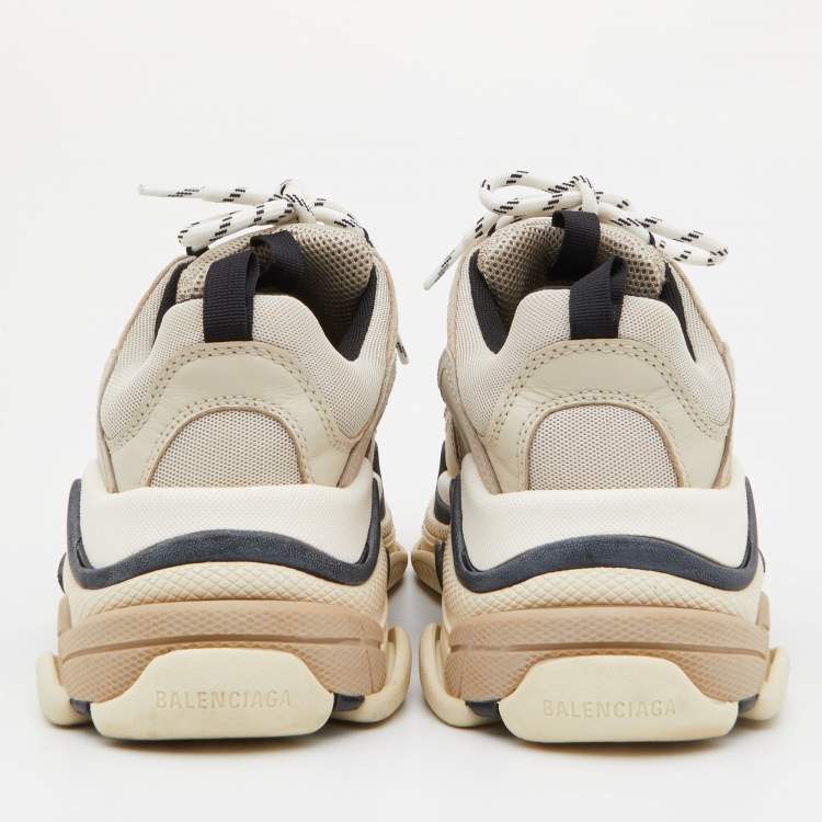 مملوكة مسبقًا Balenciaga Grey Mesh and Leather Triple S Sneakers Size 39