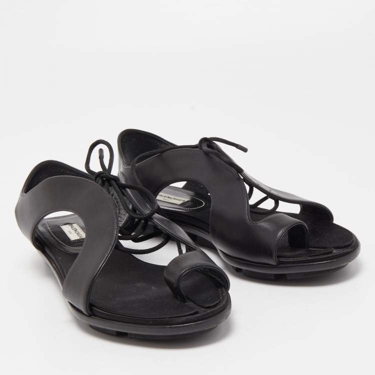 Pre Owned Balenciaga Black Leather Thong Flat Sandals Size 40