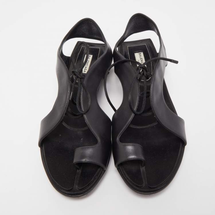 Pre Owned Balenciaga Black Leather Thong Flat Sandals Size 40