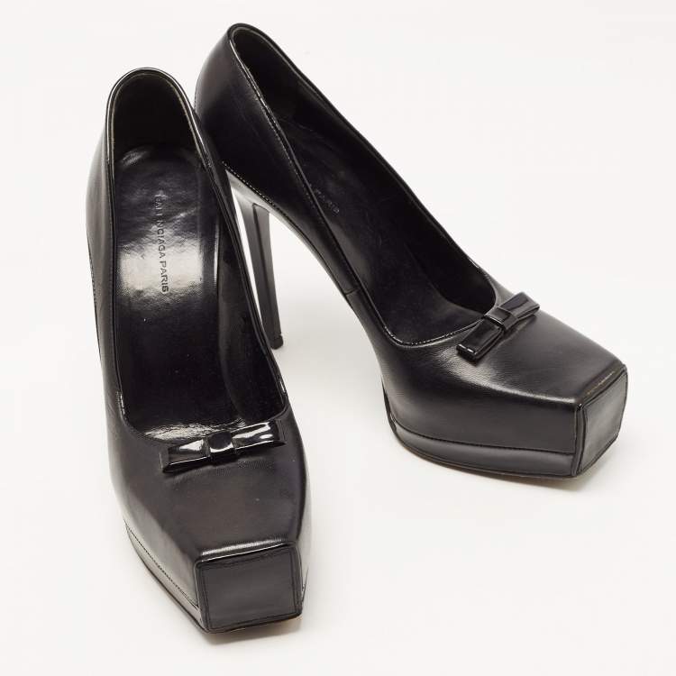 Pre Owned Balenciaga Black Patent and Leather Bow Pumps Size 38.5