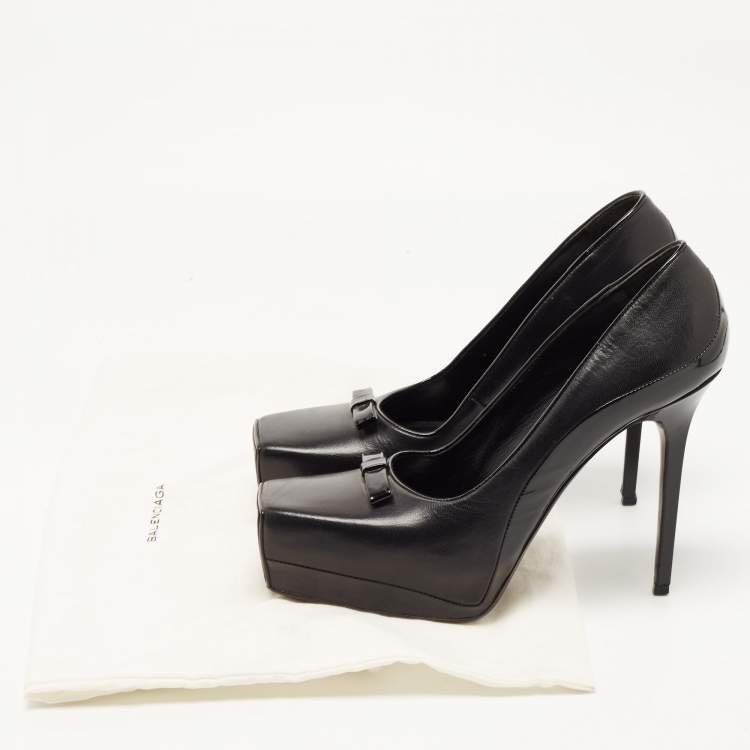 Pre Owned Balenciaga Black Patent and Leather Bow Pumps Size 38.5