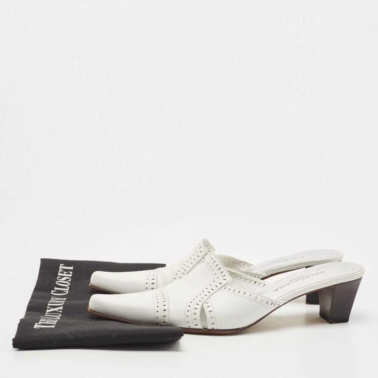 مملوكة مسبقًا Balenciaga White Leather Mule Sandals Size 38