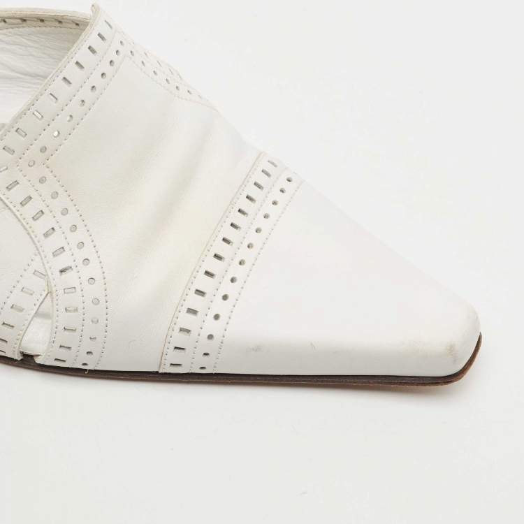 مملوكة مسبقًا Balenciaga White Leather Mule Sandals Size 38