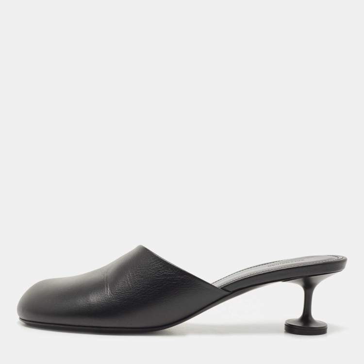 Pre Owned Balenciaga Black Leather Lady Mules Sandals Size 41