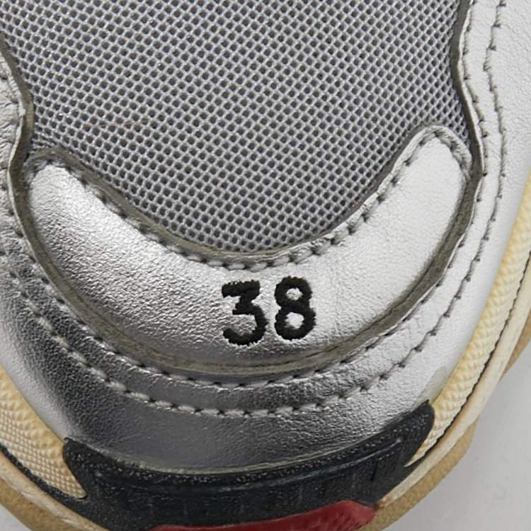 مملوكة مسبقًا Balenciaga Silver Leather and Mesh Triple S Clear Sneakers Size 38