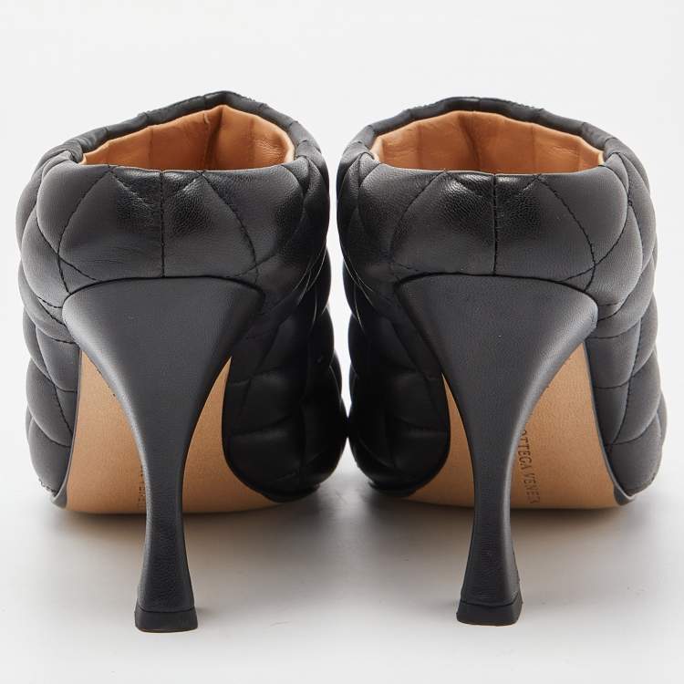 Pre Owned Bottega Veneta Black Quilted Padded Leather Mules Size 38