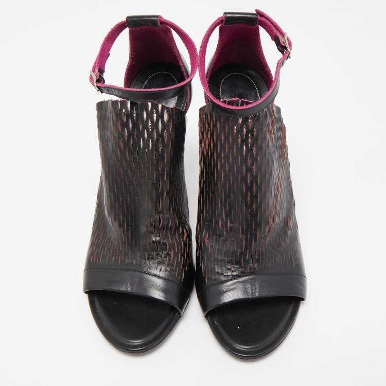Pre Owned Balenciaga Black/Pink Lasercuts Leather Glove  Sandals Size 40