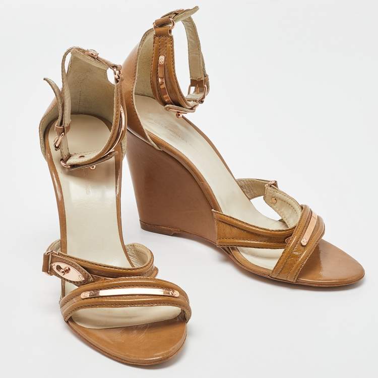 Pre Owned Balenciaga Beige Patent Leather Wedge Ankle Strap Sandals Size 41