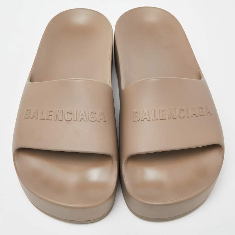 Pre Owned Balenciaga Beige Rubber Mono Platform Slides Size 36