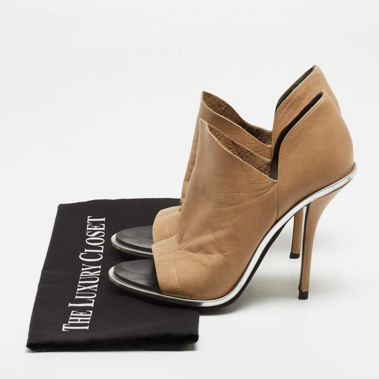 Pre Owned Balenciaga Beige Leather Glove Open Toe Pumps Size 39 