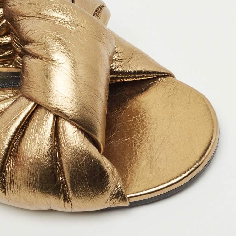 مملوكة مسبقًا Balenciaga Gold Leather  Flat Slides Size 38