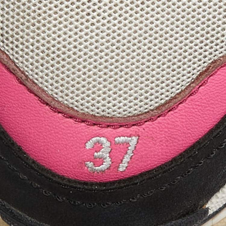 مملوكة مسبقًا Balenciaga Multicolor Leather and Mesh Triple S Sneakers Size 37