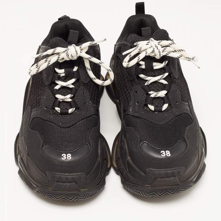 مملوكة مسبقًا Balenciaga Black Mesh and Nubuck Triple S Sneakers Size 38
