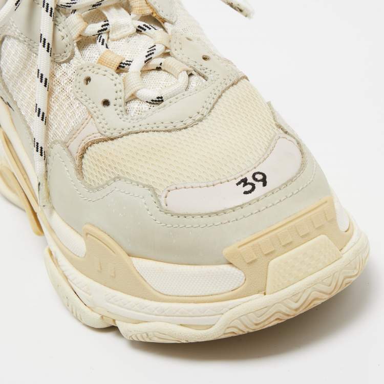 Pre Owned Balenciaga White/Grey Mesh and Nubuck Leather Triple S Sneakers Size 39
