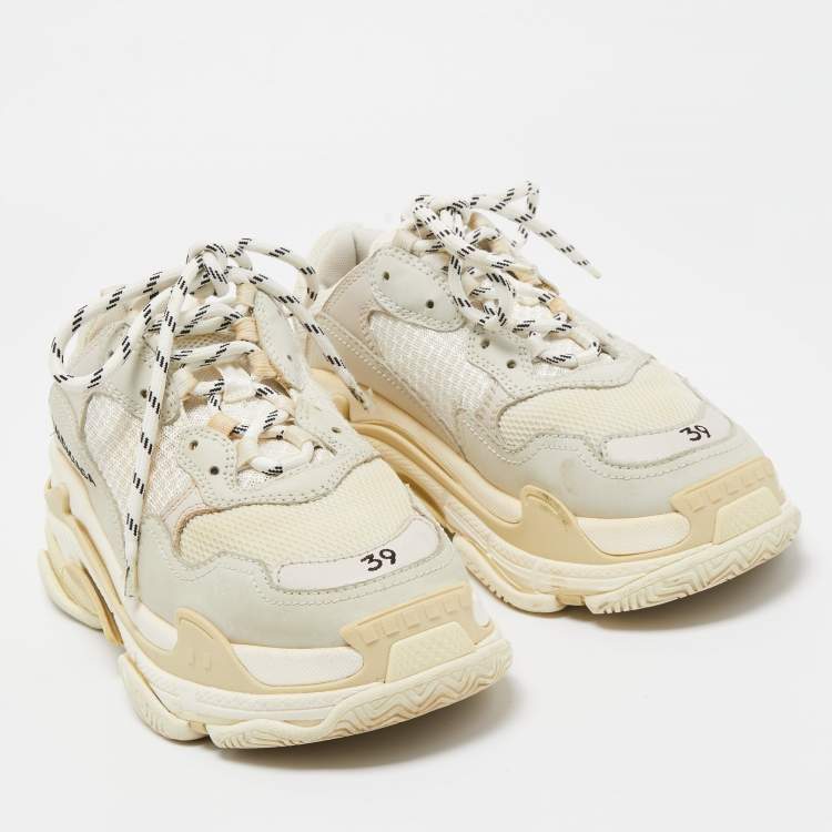 Pre Owned Balenciaga White/Grey Mesh and Nubuck Leather Triple S Sneakers Size 39