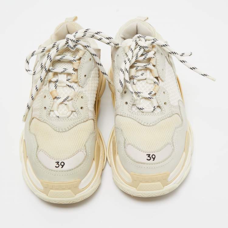 Pre Owned Balenciaga White/Grey Mesh and Nubuck Leather Triple S Sneakers Size 39