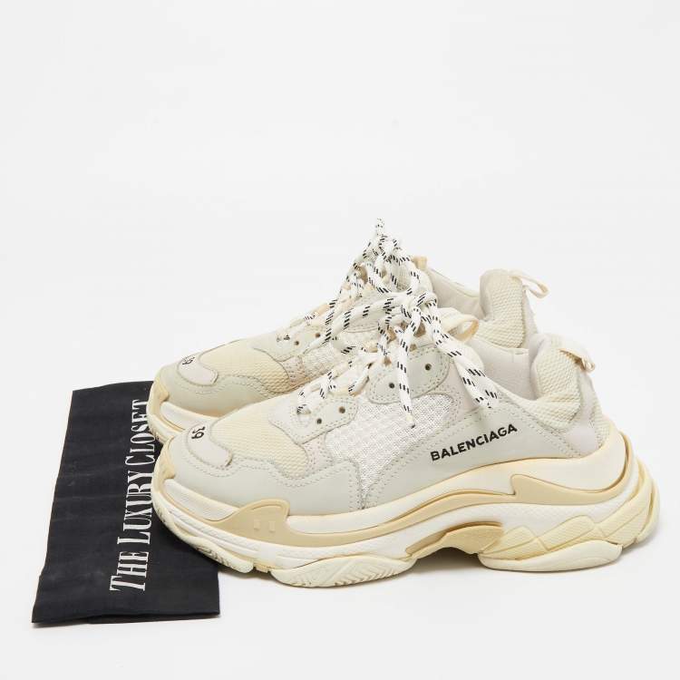 Pre Owned Balenciaga White/Grey Mesh and Nubuck Leather Triple S Sneakers Size 39