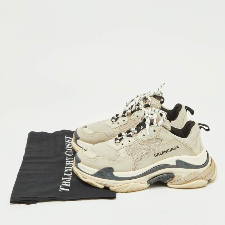 مملوكة مسبقًا Balenciaga Grey Mesh and Leather Triple S Sneakers Size 38