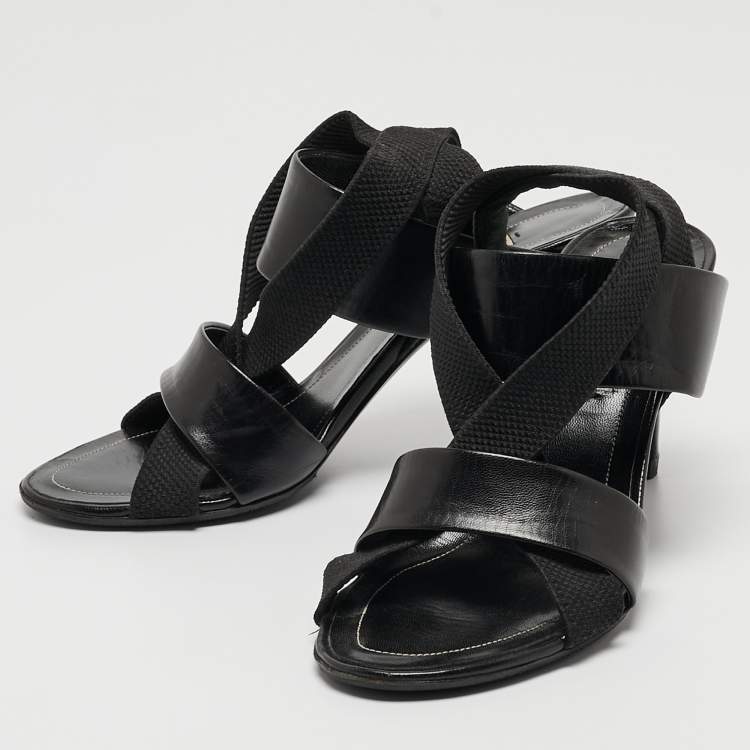 Balenciaga Tourist sandals for Men - Black in UAE | Level Shoes