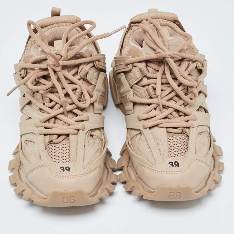 مملوكة مسبقًا Balenciaga Beige Leather and Mesh Track 2 Sneakers Size 39