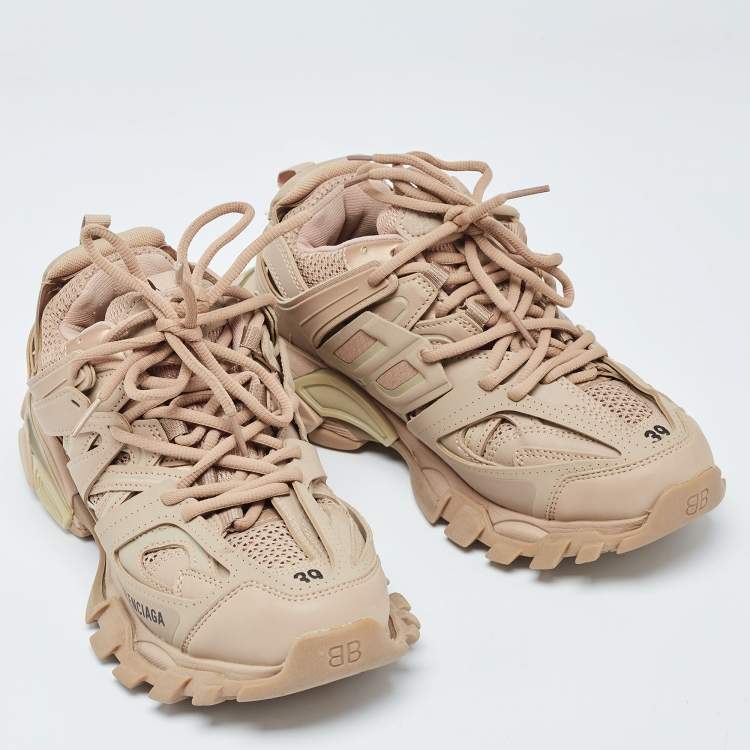 مملوكة مسبقًا Balenciaga Beige Leather and Mesh Track 2 Sneakers Size 39