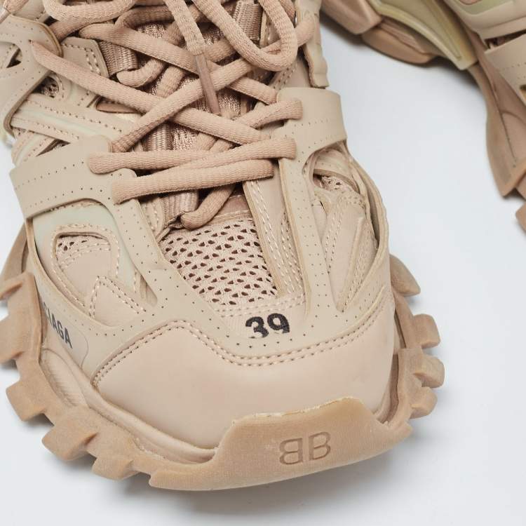 مملوكة مسبقًا Balenciaga Beige Leather and Mesh Track 2 Sneakers Size 39