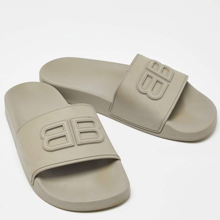 Pre Owned Balenciaga Grey Rubber BB Logo Flat Slides Size 39