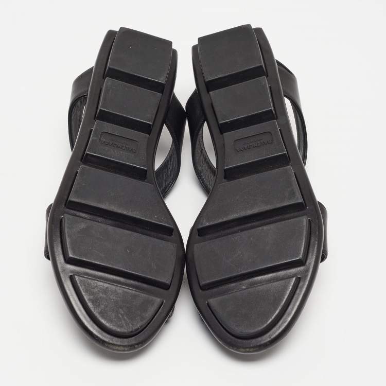 Pre Owned Balenciaga Black Leather Toe Ring Flat Sandals Size 40