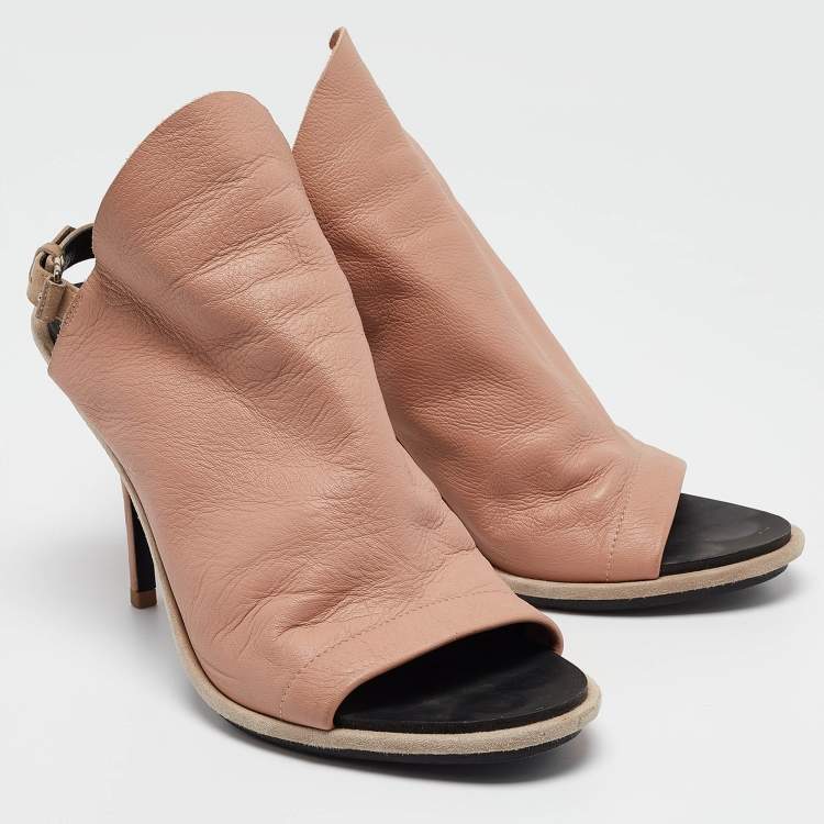 Pre Owned Balenciaga Pink/Beige Leather and Suede Glove Sandals Size 41