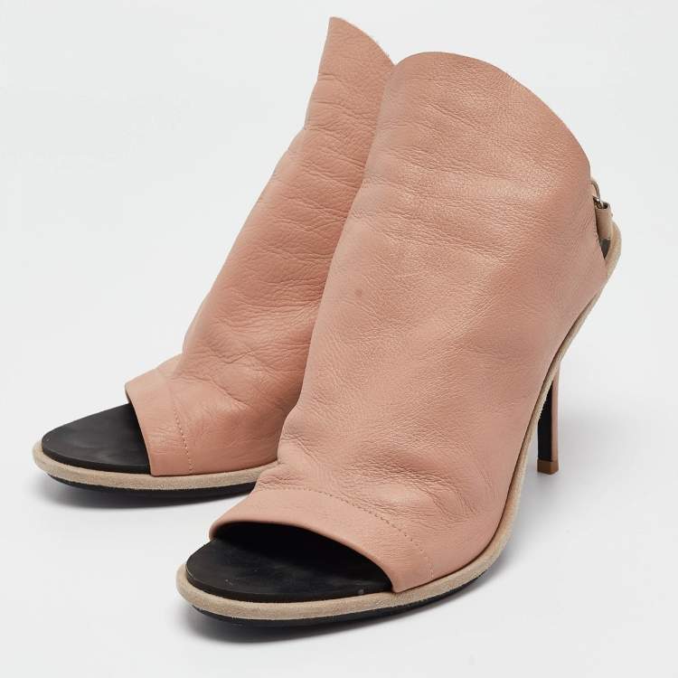 Pre Owned Balenciaga Pink/Beige Leather and Suede Glove Sandals Size 41