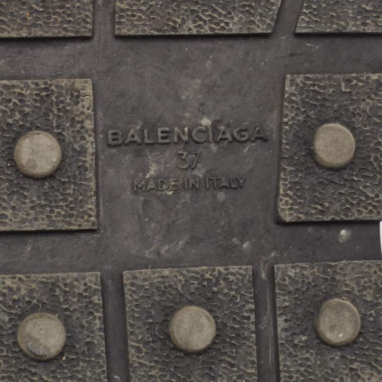 مملوكة مسبقًا Balenciaga Two Tone Mesh and Leather Race Runner Sneakers Size 37