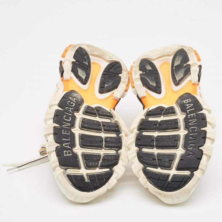 مملوكة مسبقًا Balenciaga White Faux Leather and Mesh Track Sneakers Size 37