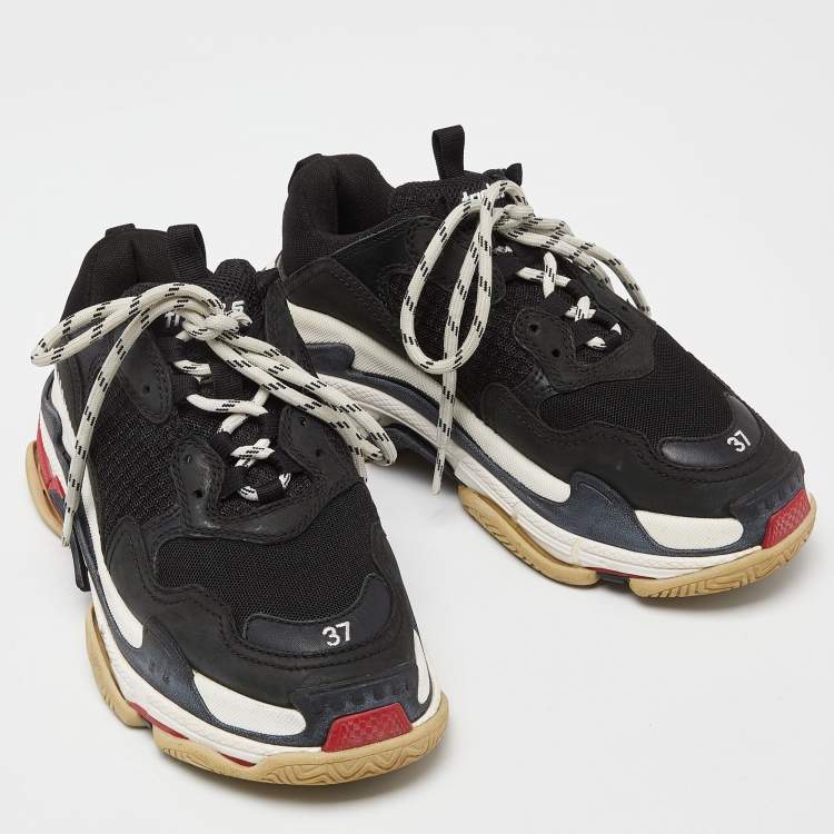 مملوكة مسبقًا Balenciaga Black Mesh and Leather Triple S Sneakers Size 37