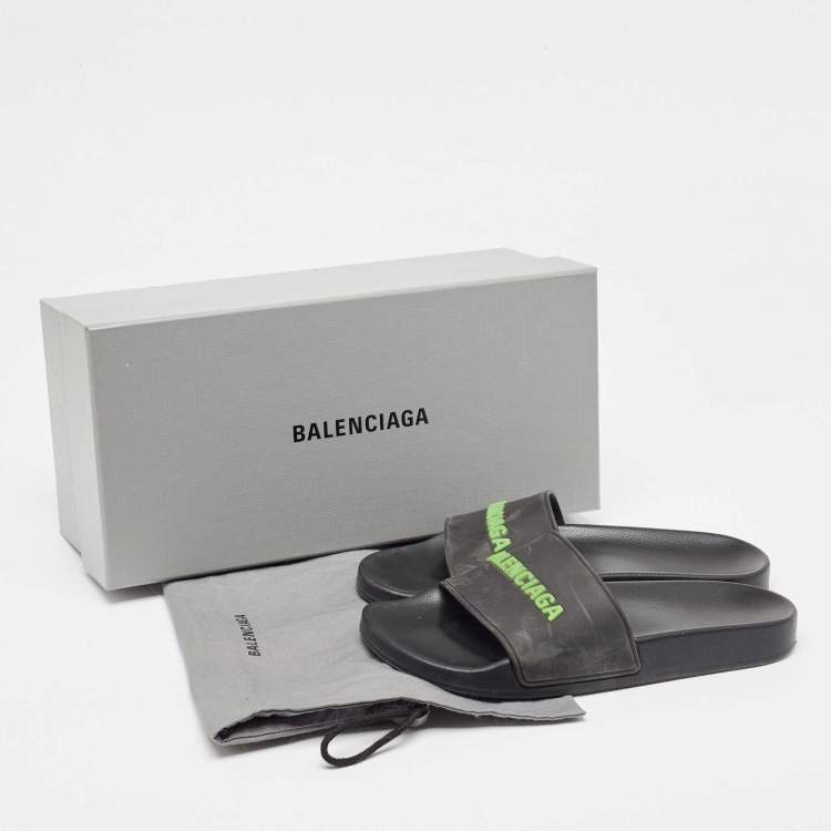 مملوكة مسبقًا Balenciaga Black Rubber Logo Pool Slides Size 38