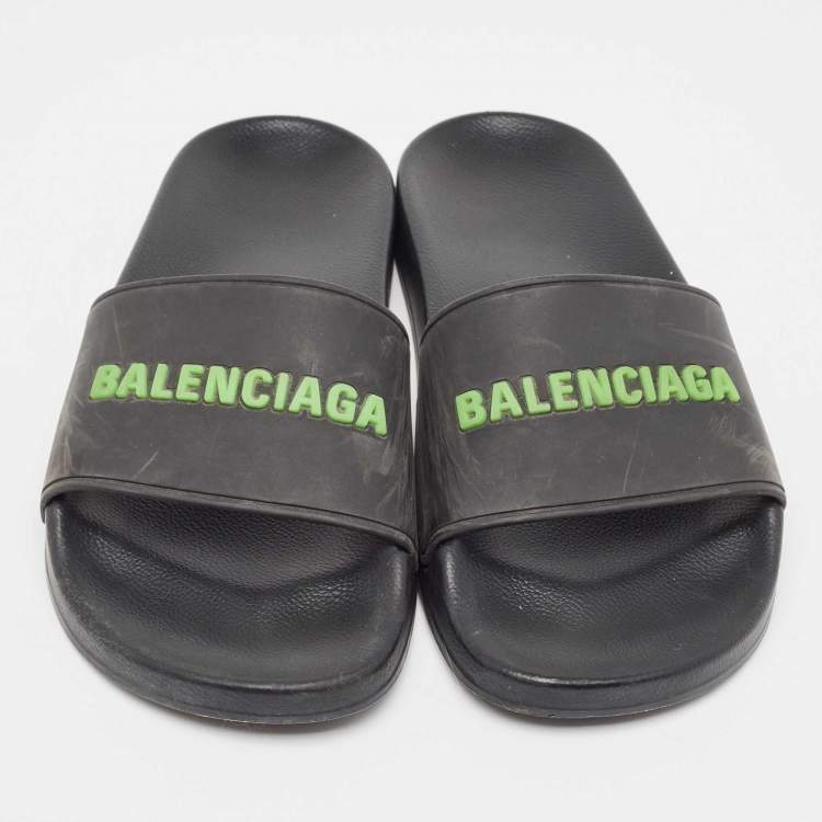 مملوكة مسبقًا Balenciaga Black Rubber Logo Pool Slides Size 38