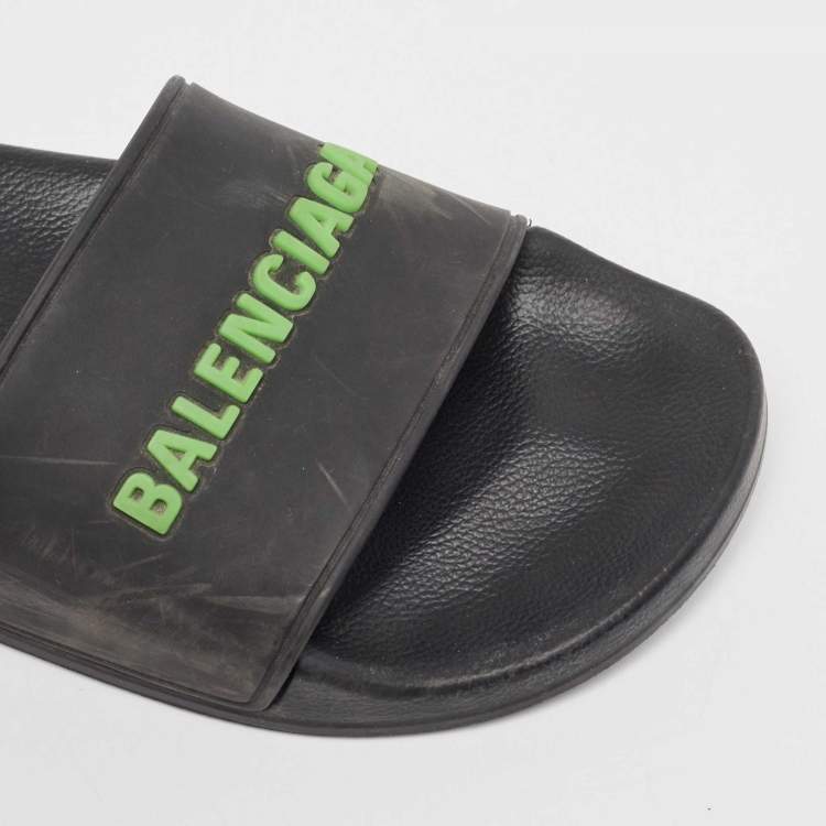 مملوكة مسبقًا Balenciaga Black Rubber Logo Pool Slides Size 38