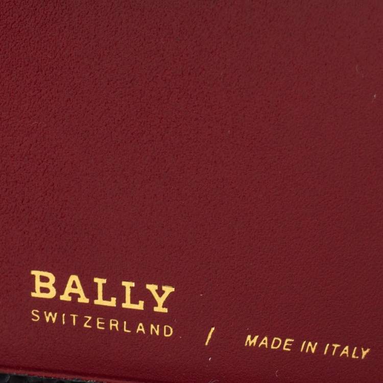 Pre Owned Bally Black Textured Leather Tri Fold Wallet