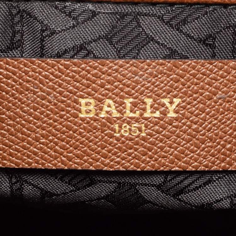 Pre Owned Bally Brown Coated Canvas and Leather Donae Bucket Bag 