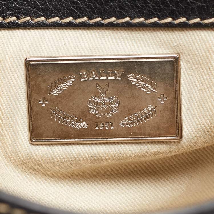 Pre Owned Bally Black Leather Flap Shoulder Bag
