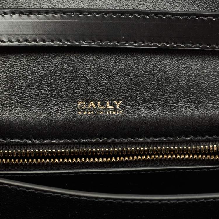 Pre Owned Bally Black Leather Ollam Flap Crossbody Bag